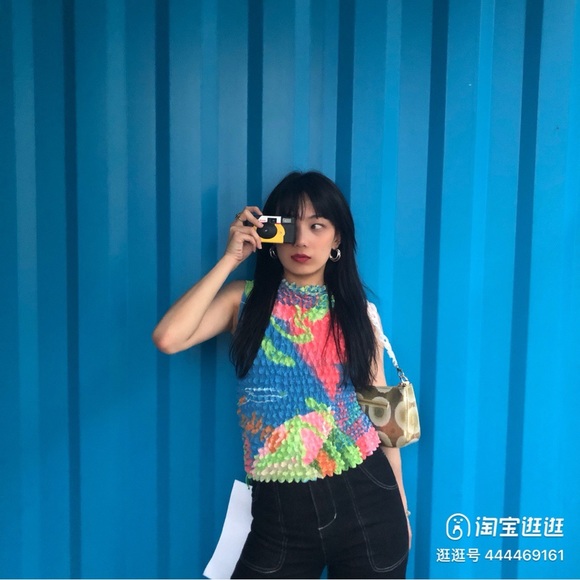 Color print Pineapple three-dimensional folds designer brand top - Picture 10 of 13